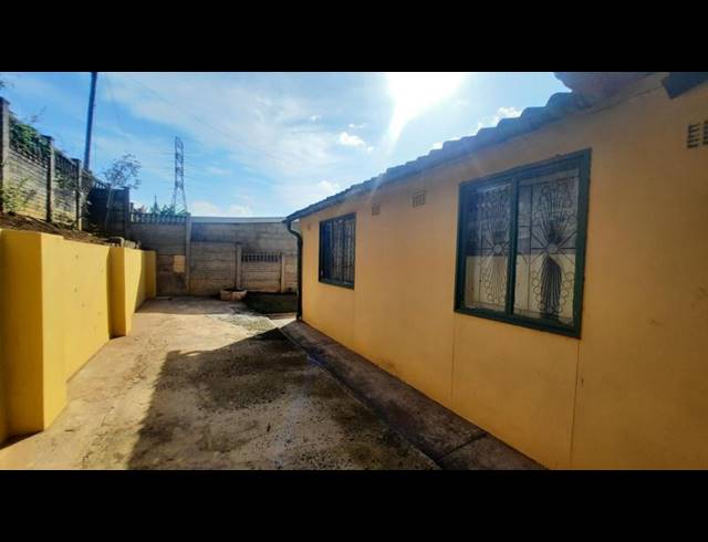 3 BEDROOM SIMPLEX FOR SALE IN CLAYFIELD